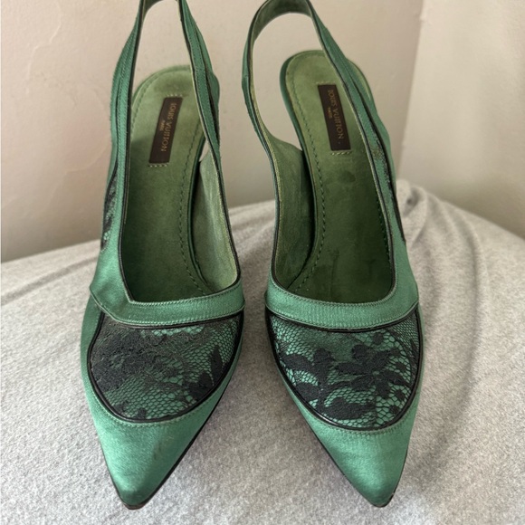 Louis Vuitton Green Satin Slingback Pumps with Black Lace - Picture 1 of 12